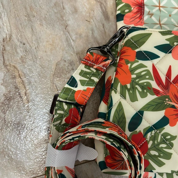 Lug Floral Quilted Crossbody Bag - Picture 4 of 6